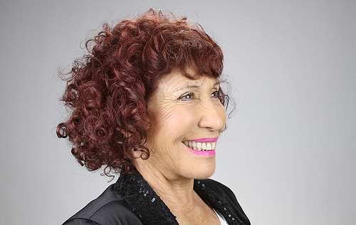 Carol Gets Captivating Color on Her Curls