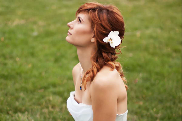 bride with flower hair