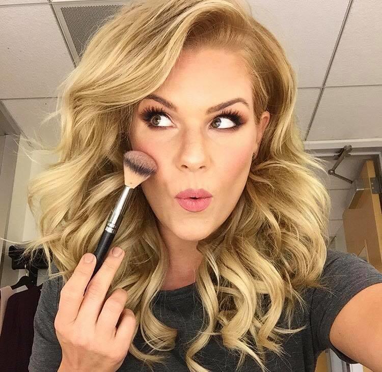 sicily blonde female tool brush