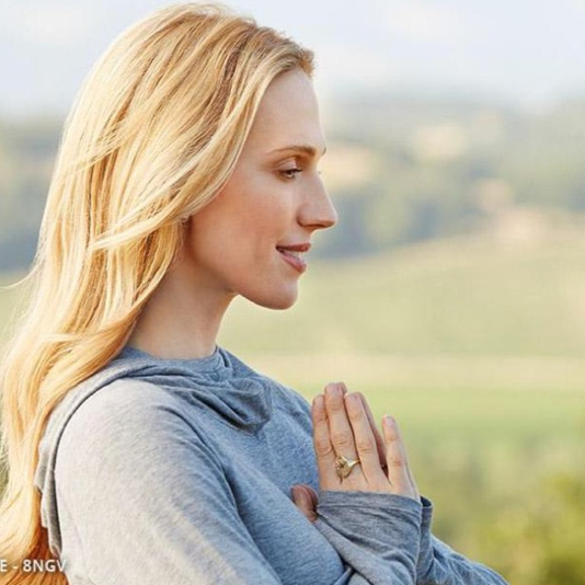 woman with blonde hair