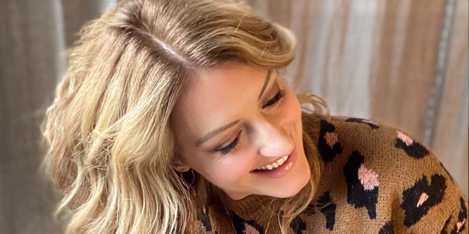 How to cover gray roots on highlighted hair