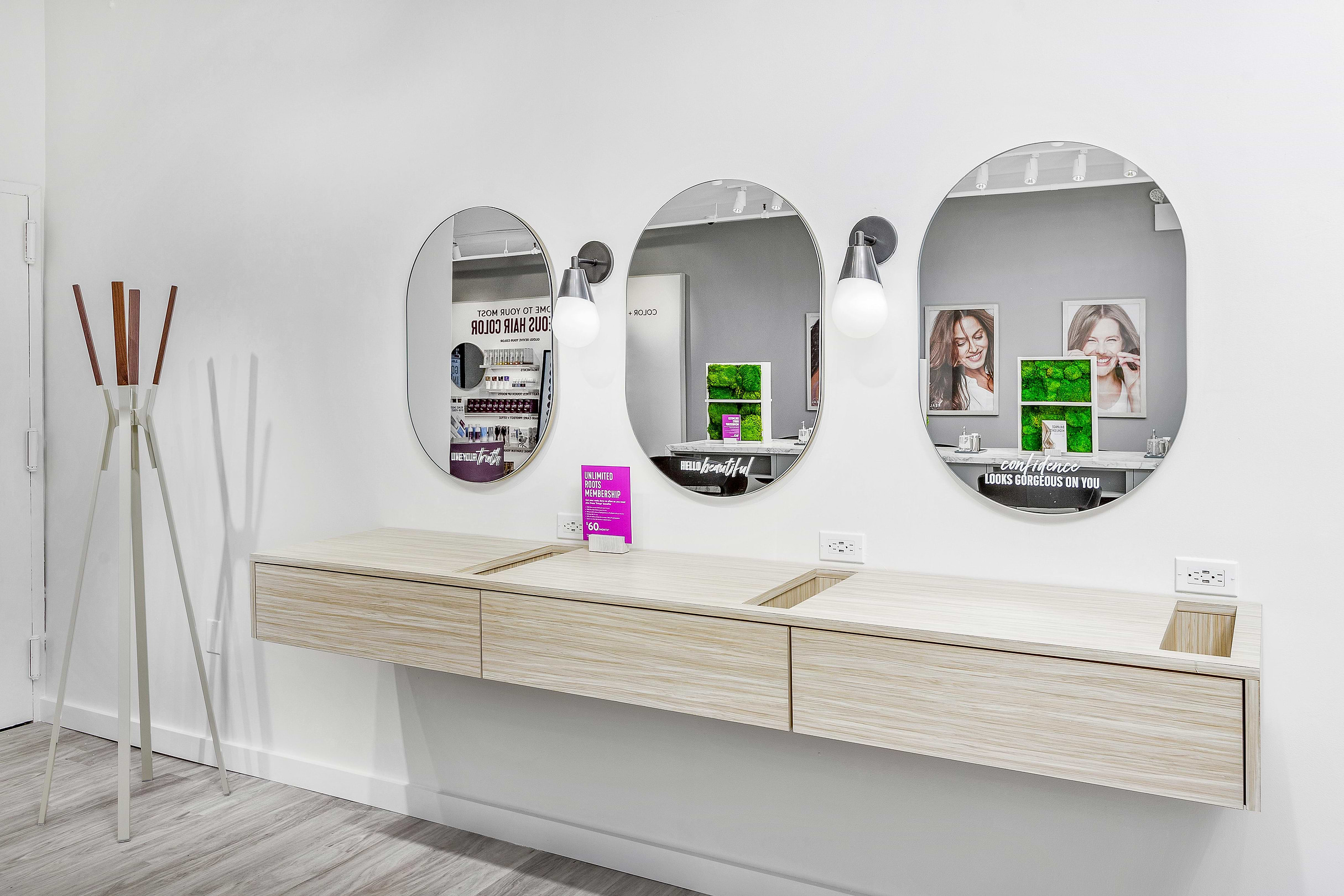 Interior Photo of Madison Reed Color Bar Flatiron