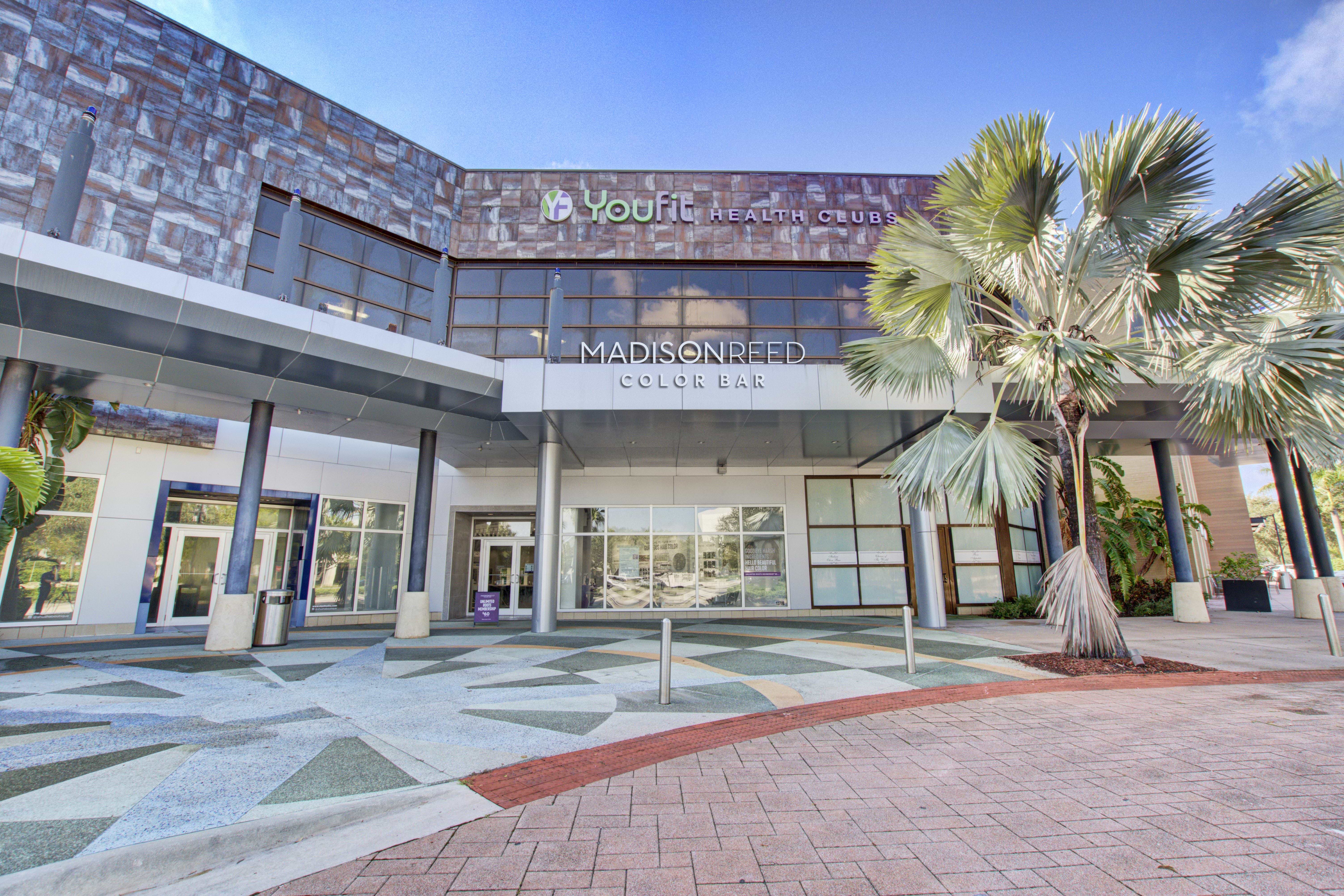 Exterior of Boca Raton Hair Color Salon by Madison Reed Hair Color Bar