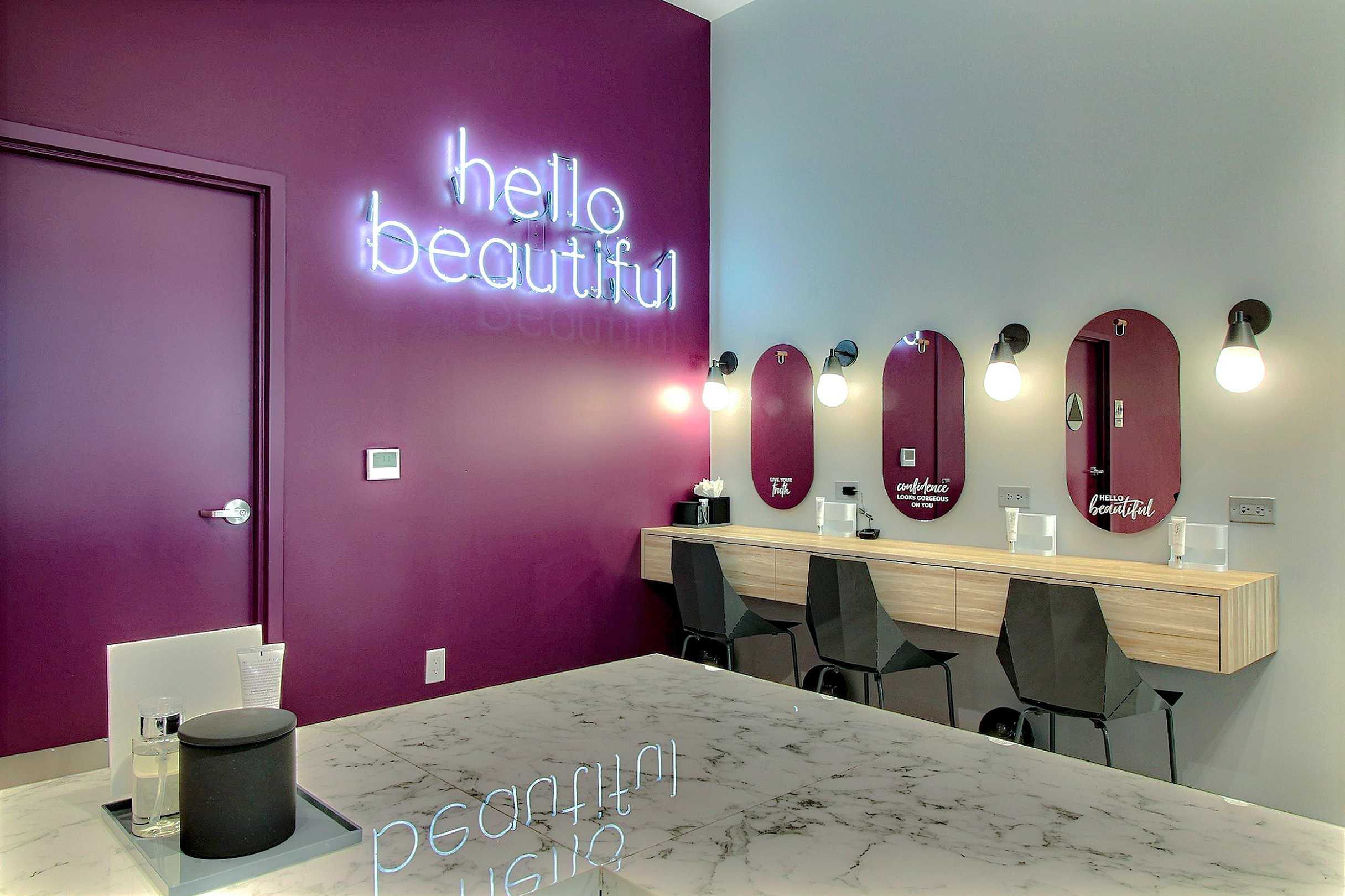 Interior Photo of Madison Reed Color Bar Walnut Creek