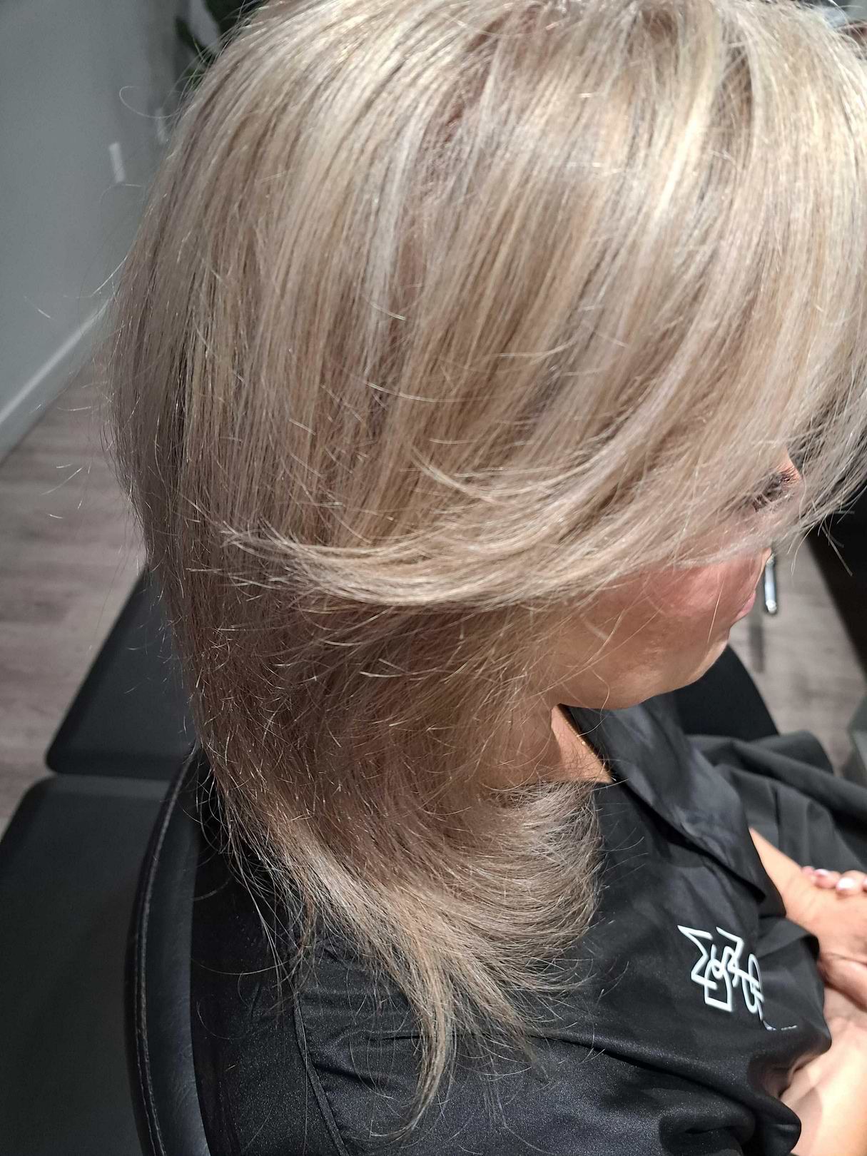 Blend Highlights and Lowlights for Gray Hair